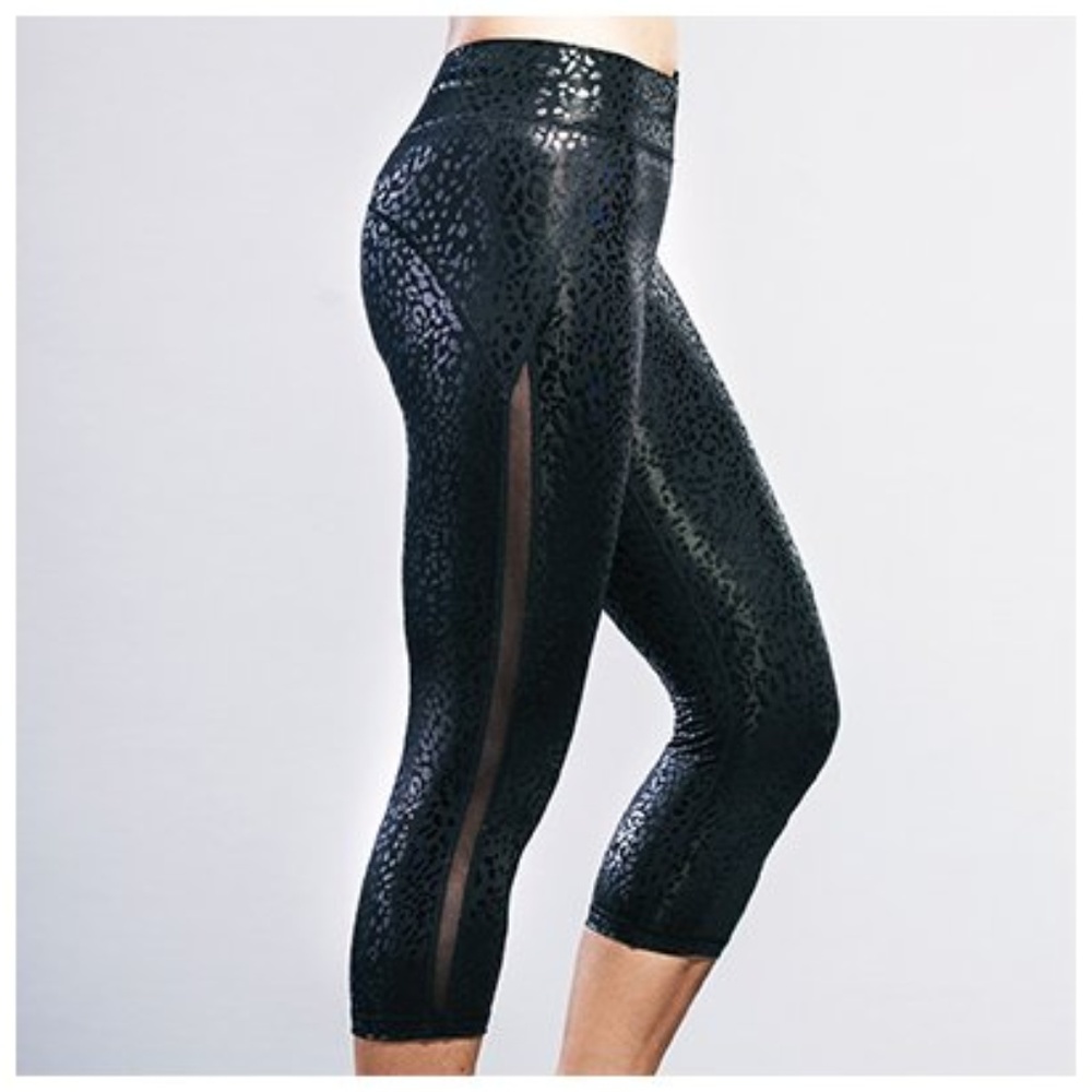 NWT Pilot Athletic Aviatrix 3/4 Leopard Mesh Tight